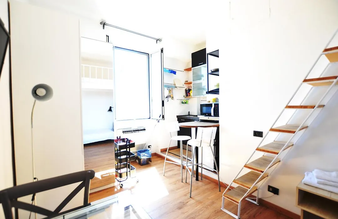 Happyhouse-1